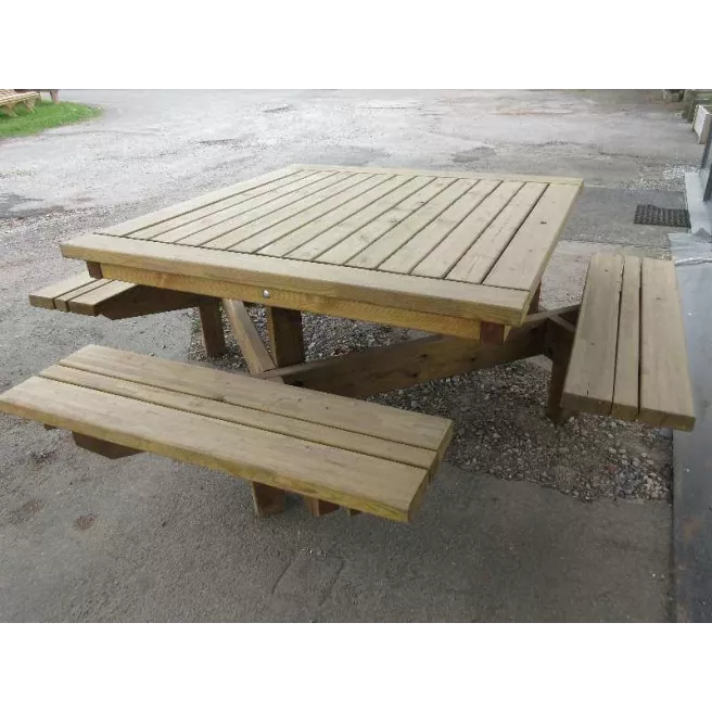 Table carrée 8 personnes Table carrée 8 personnes